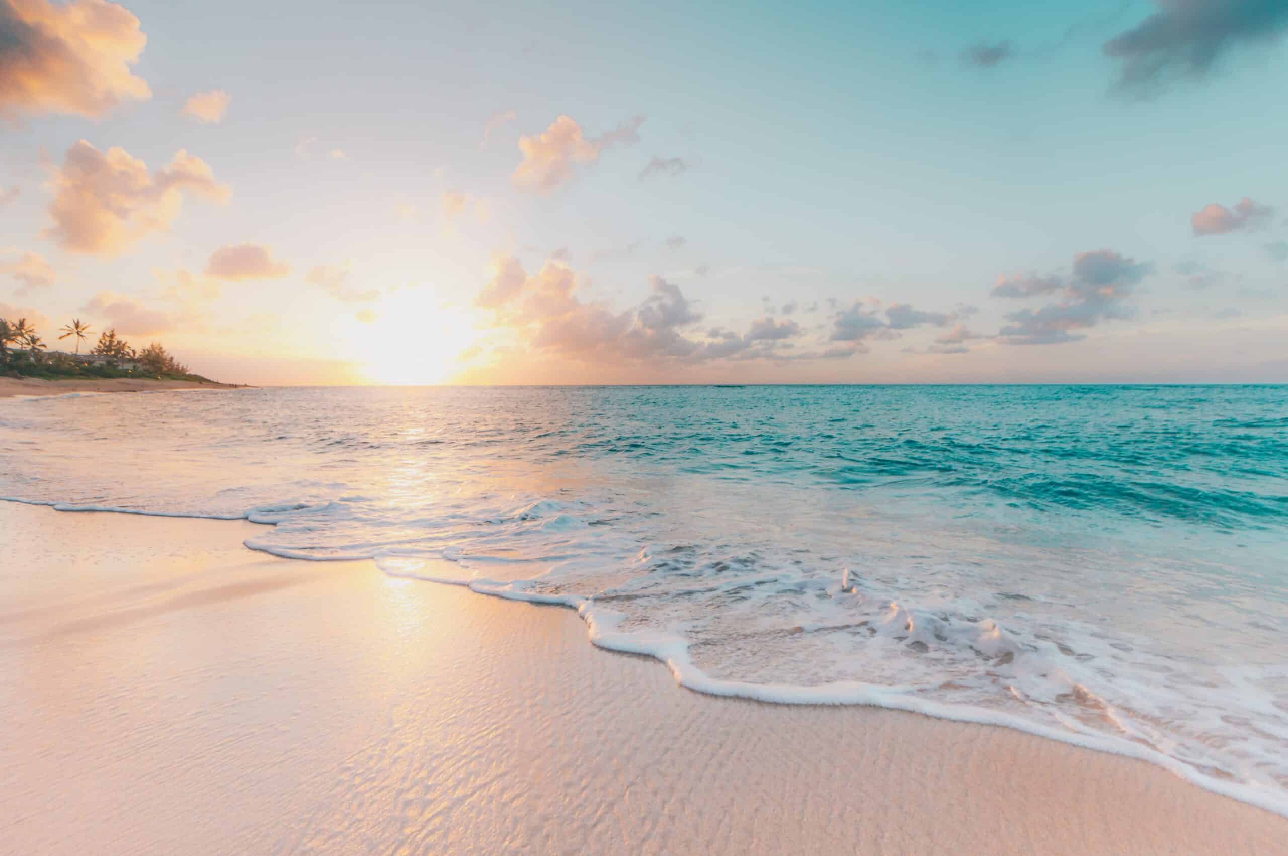 Sjov og ballade ved stranden og poolen